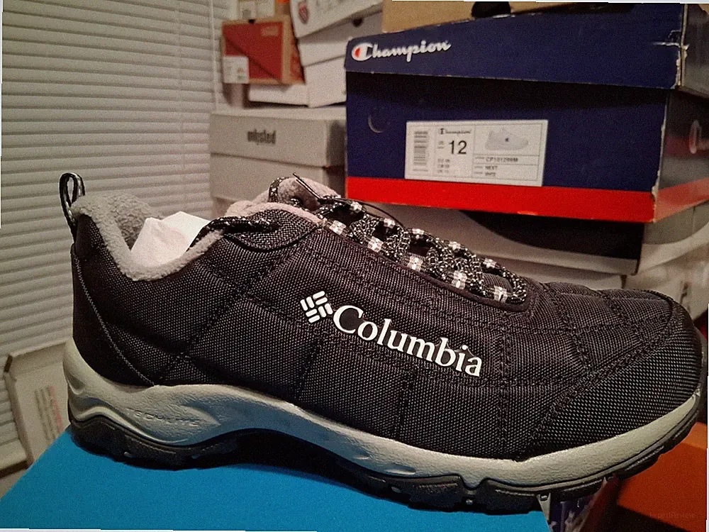 Columbia Firecamp Fleece III Women's Hiking Shoes, Black Color, Size 6M