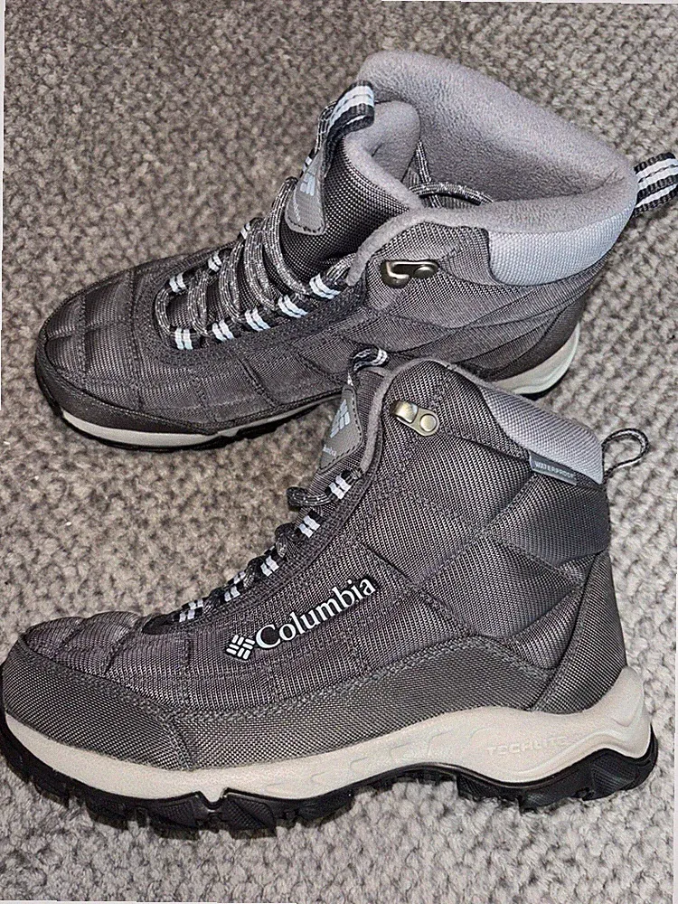 Columbia Gray and blue quilted Winter Hiking Boots woman size 8 $50