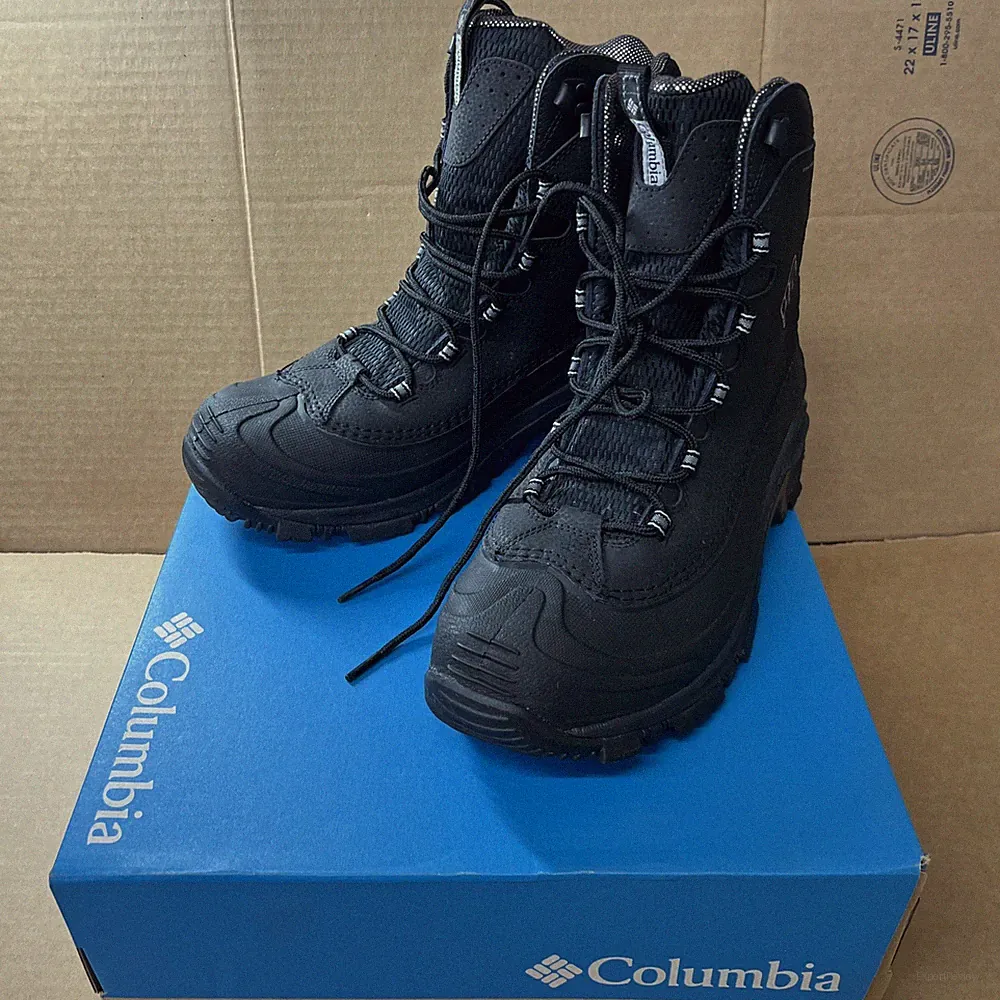 COLUMBIA Men’s Mountain Boots Omni-Heat Waterproof Insulated Black Size 9.5