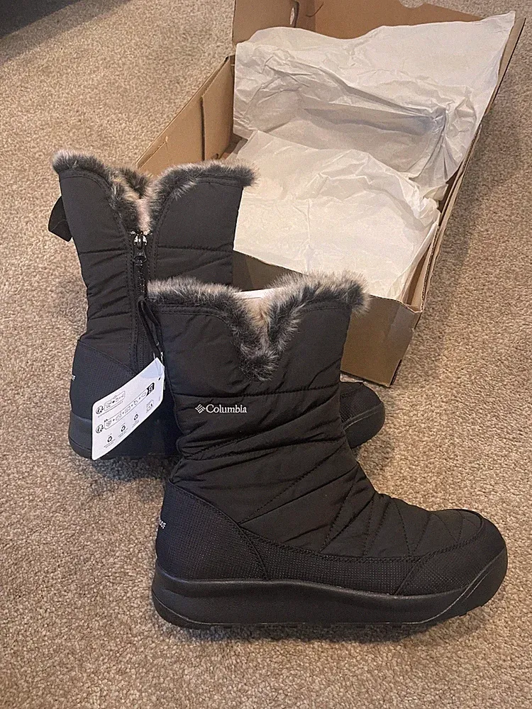 Columbia Minx Slip V Women's Winter Boots size 10 Wide Reg. $119.99