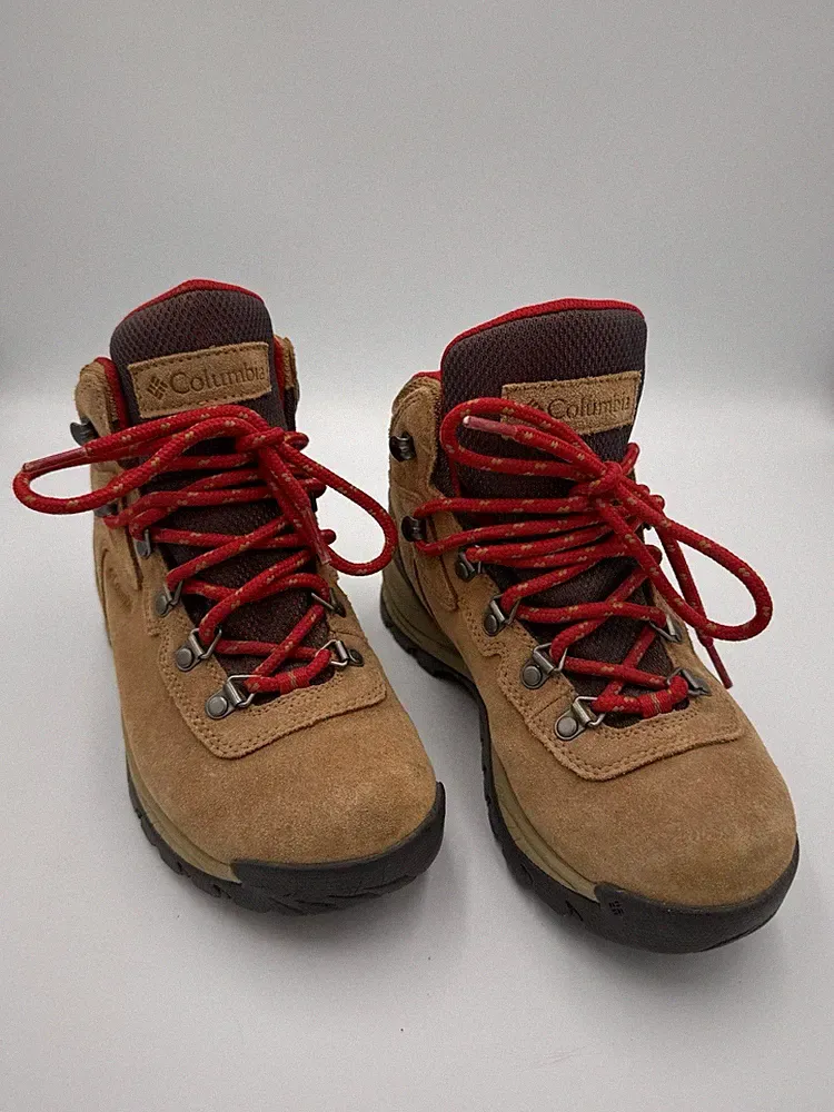 Columbia Newton Ridge Plus Women’s Waterproof Hiking Boots 6 Elk/Mountain Red