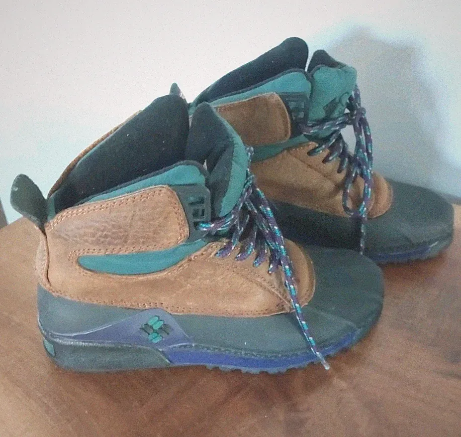 COLUMBIA Waterproof Brown Leather BUGABOOT Hiking Ankle Lug Sole Boot Womens 6