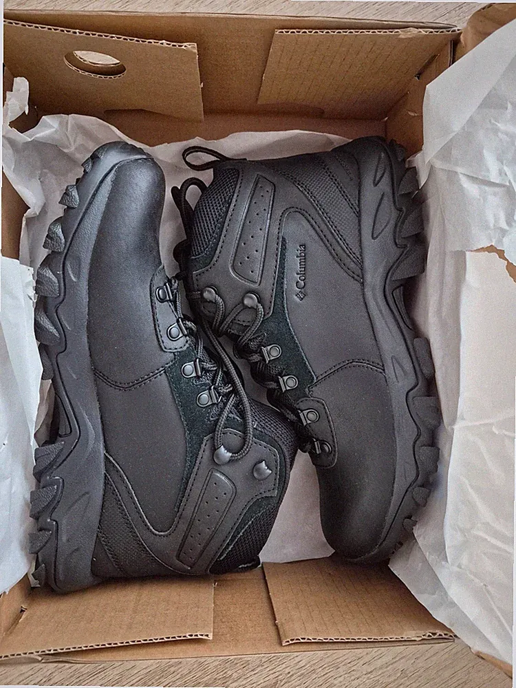 Columbia Waterproof Hiking Boots – Size 7.5 (NEW)