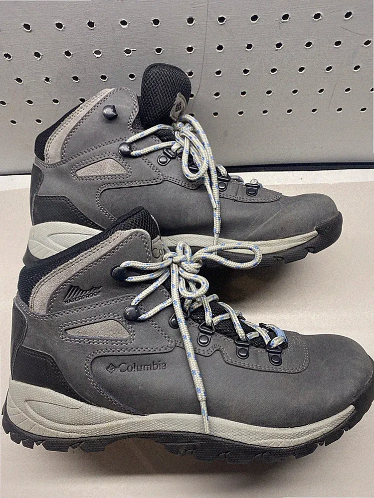 Columbia Women’s 9.5 Waterproof Hiking Boots