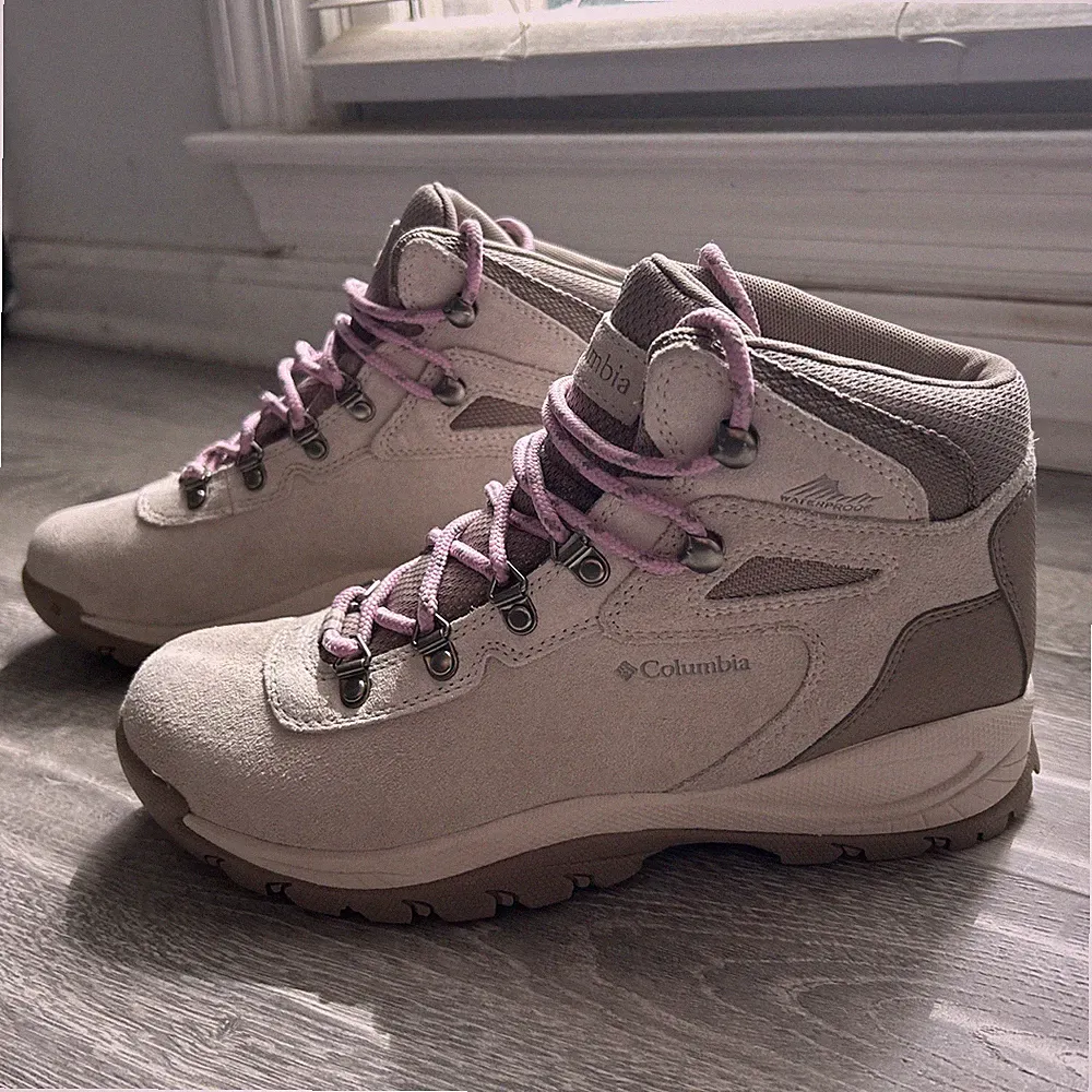 Columbia Women’s Newton Ridge Plus Waterproof Hiking Boots, Size 8.5 Never Worn