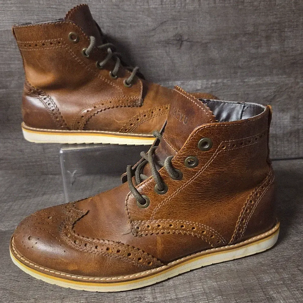 CREVO Boardwalk Chestnut Boots Mens Size 9 wingtip casual hiking brown EUC