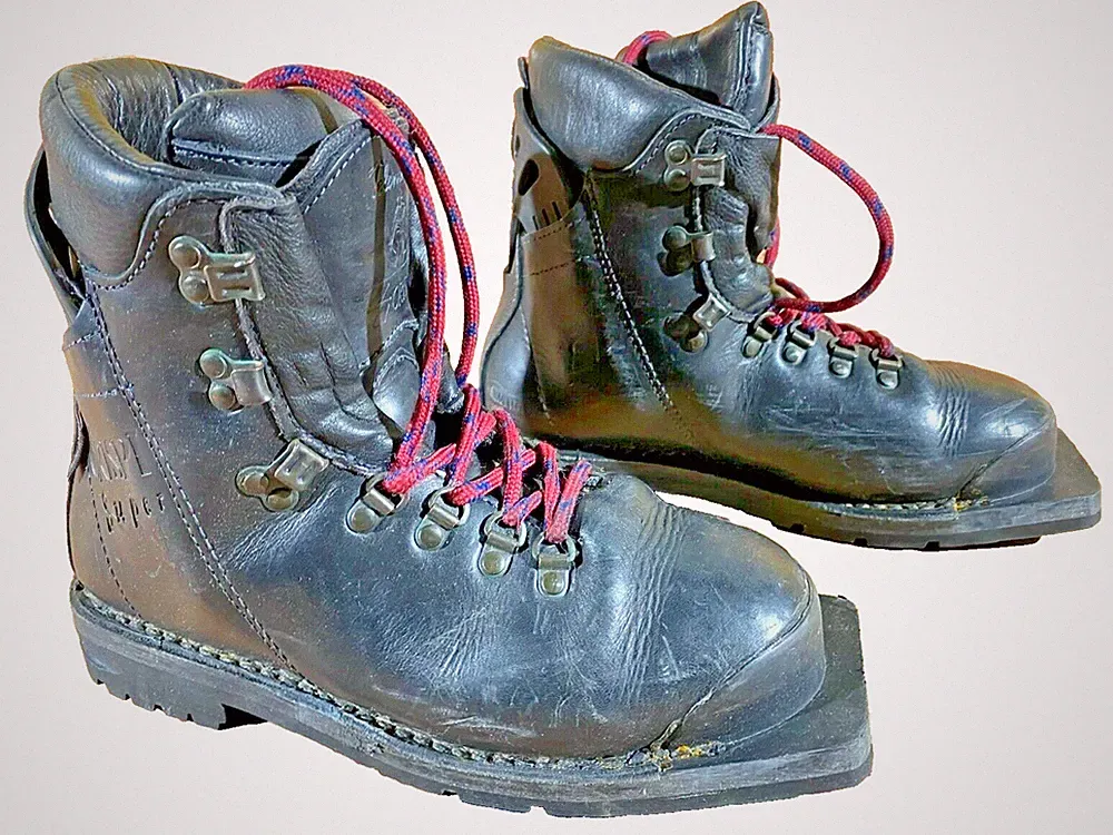 Crispi Super Nordic Norm Cross Country Ski Boots Size EU38 US6 NN 75mm 1651