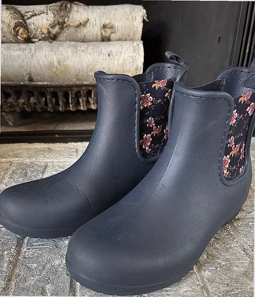 Crocs Women's Freesail Chelsea Ankle Boots Rain Boots Women's Size 10 Blue