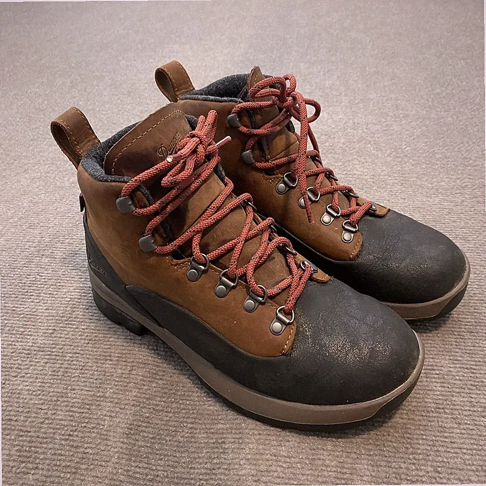 Danner Boots Womens Size 7.5 Brown Black Pub Garden Winter Leather Hiking Trail