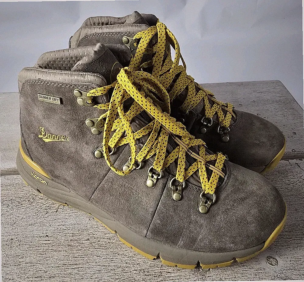 Danner Mountain 600 4.5" Boot Women's 9.5 Hazelwood Yellow Hiking WORN ONCE
