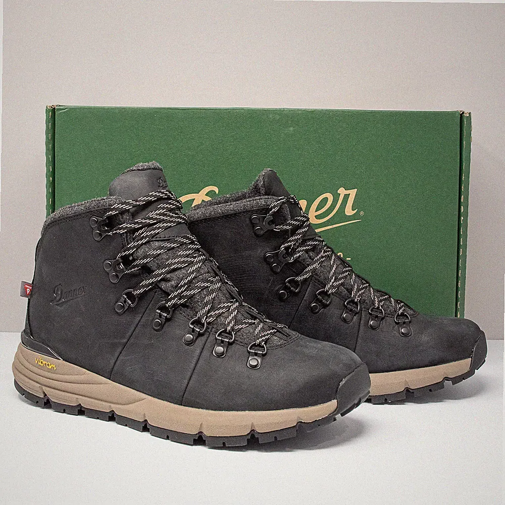 Danner Mountain 600 Jet Black Taupe Boots, Women's 9.5 M (62146)