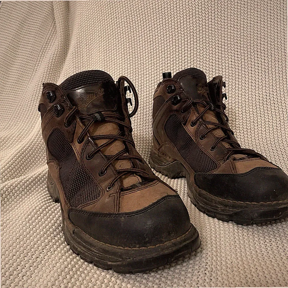Danner Radical 452 5.5" GTX hiking boots in dark brown full-grain nubuck leather