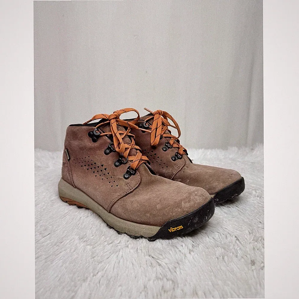 Danner sz 8 Inquire Chukka 4” ankle hiking boots in mauve/salmon women’s