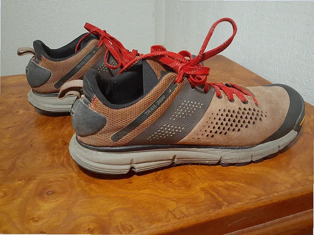 Danner Trail 2650 Men's Hiking Shoes. Size 9.5. Brown/Red.