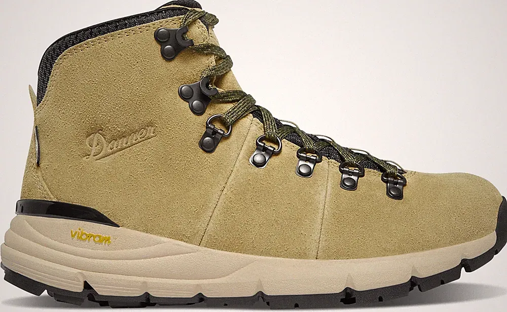 Danner Women's Mountain 600 4.5" Waterproof Hiking Boots Bronze 62286 Vibram