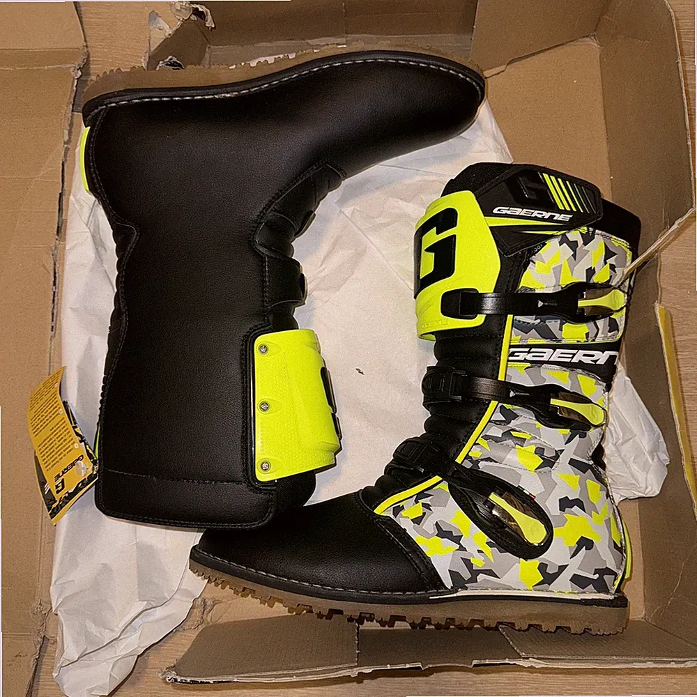Description Gaerne Balance Classic Motorcycle Boots Yellow / Black US 12 / EU 47