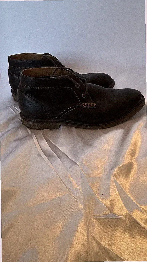 DOCKERS Size 9M Black Leather 4-Eye Chukka Boots Tan Stitching