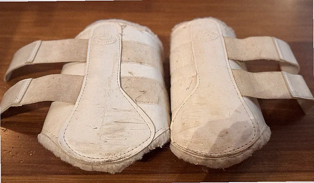 Dover White Fleece Lined Sport Horse Boots Pair Medium Great Used Condition