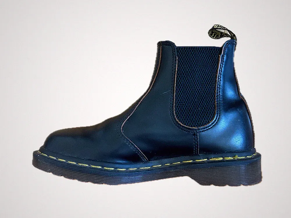 Dr. Martens 2976 Chelsea Boots Made in England Black Leather UK 5 / US7 Womens