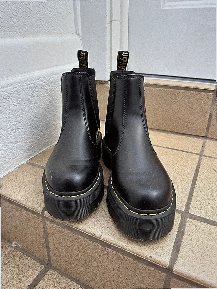 Dr. Martens 2976 Quad Chelsea Platform Boots Black Leather Pull Tab US 6 Women