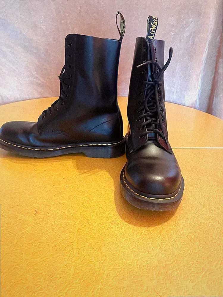 Dr Martens black 1490 boots - size 11 - Worn Once