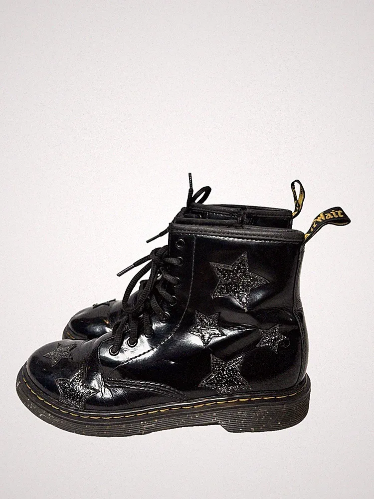 Dr Martens Youth Size 4 M Black Leather Glitter Star 8 Eye Comfort Ankle Boots