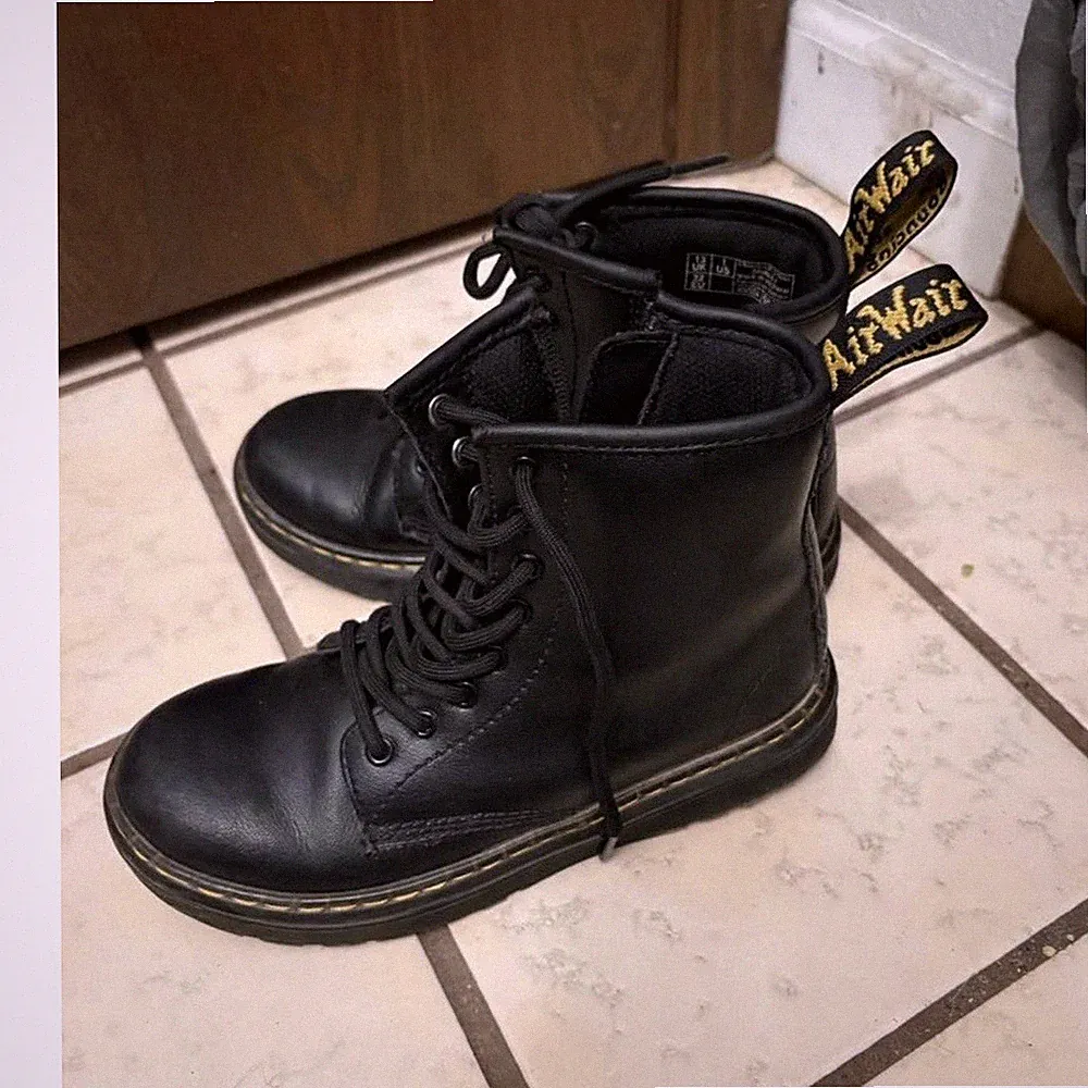 Dr. Martens Zavala J Black Leather Combat Boots Unisex Kids US 1 EU 32