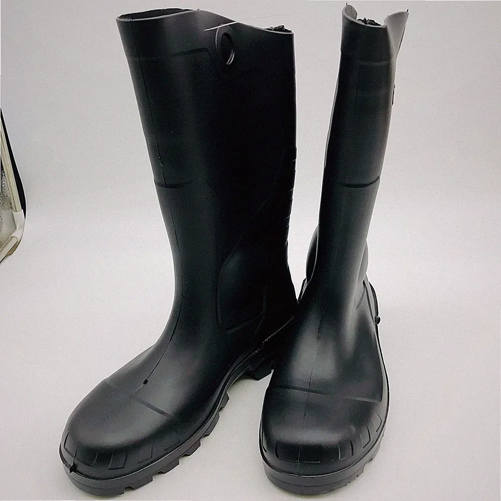 Dunlop 86775 Rubber Rain Boots Men 11/Women 13 Plain Toe Black 14in Lightweight