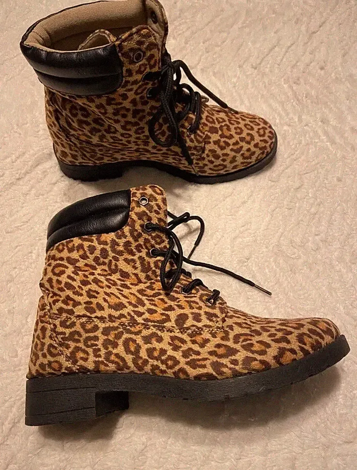 Etc! Leopard Print Brown Hiking Boots Shoes Womens Size 6 EUC!