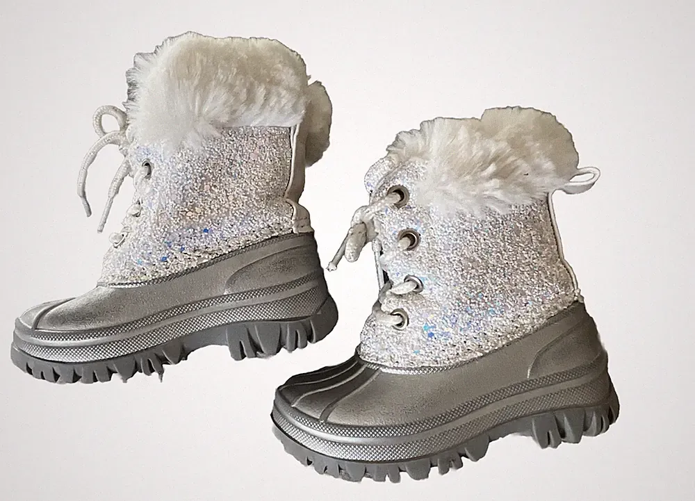 Eva and Zoe Girls Sz 6 Toddler Lined & Faux Fur Silver Sparkly Snow Boots