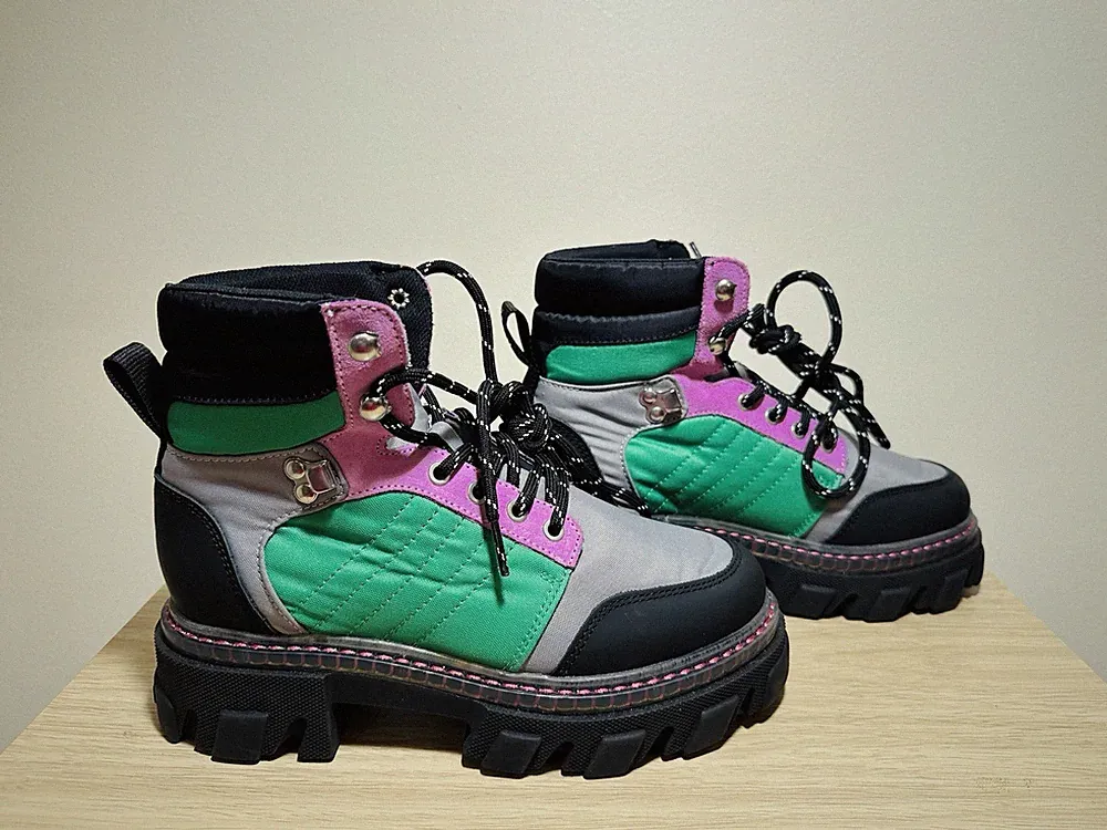 Fannie Cleated lace up hiker boots black gray green pink NWOB size 6.5 - 7 (37)