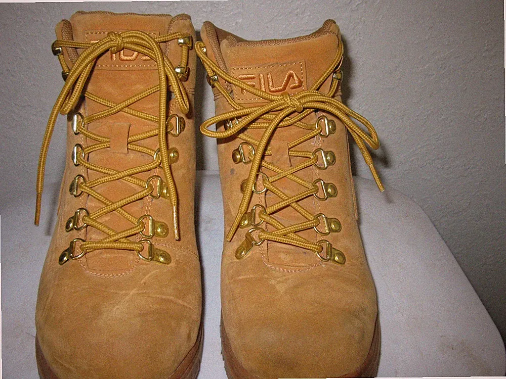Fila Boots Hip Hop Style Men’s 9.5 Standard lace up # 1HM 00553-200