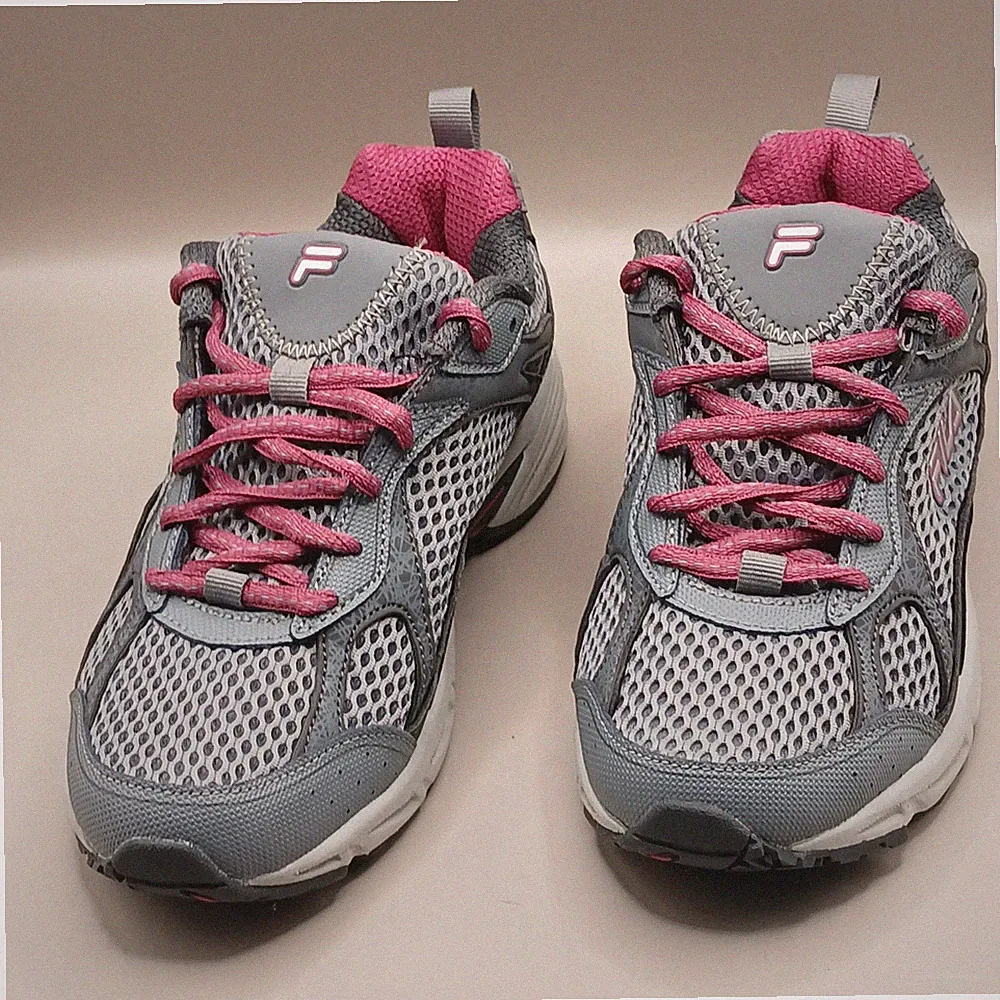 Fila Windshift 15 Women's Size 6 Shoes Walking, Hiking, Trail, Running/ gray.