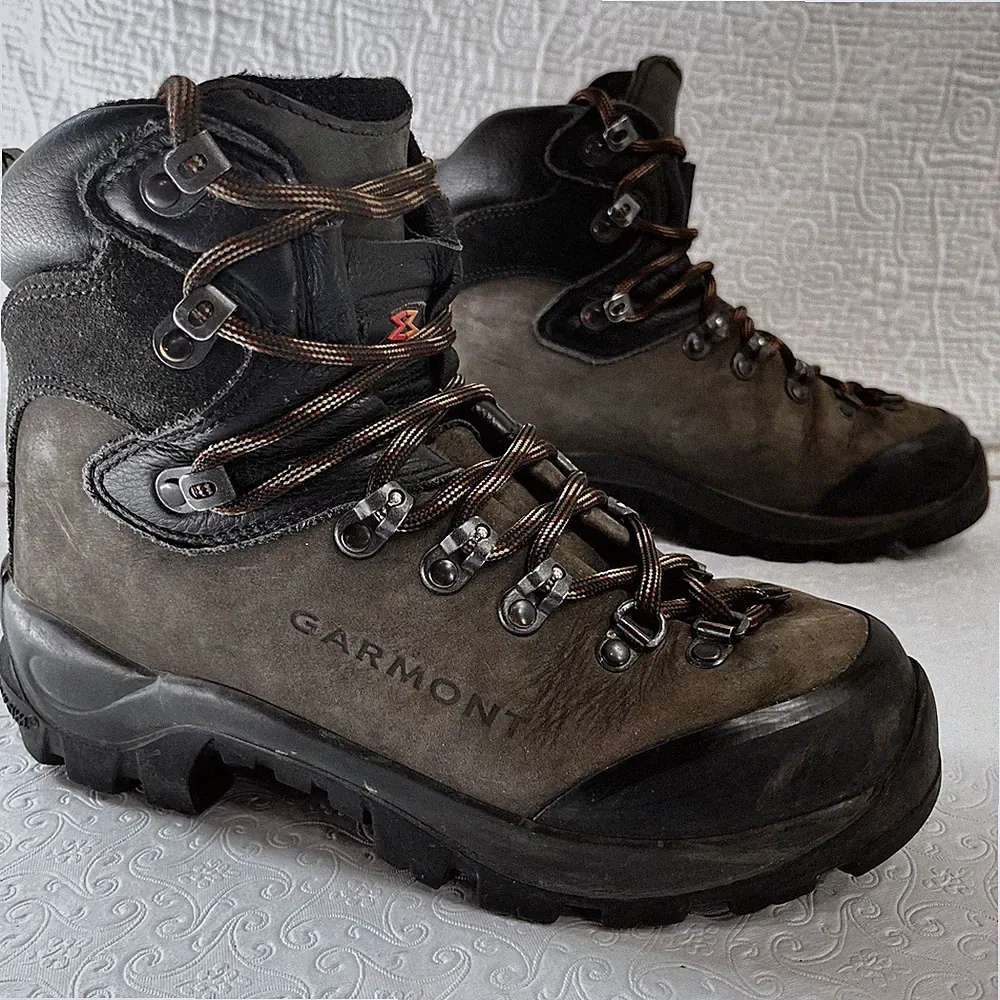 Garmont Dakota Hiking Backpacking Mountaineer Boots Men Size 7 Vintage Y2K Work
