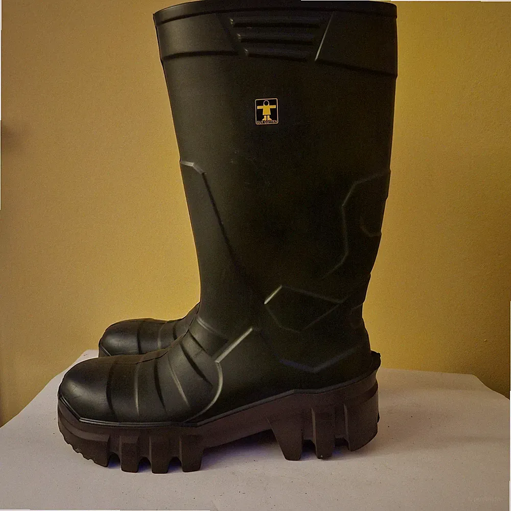 Guy cotton Work Boots rubber, Waterproof, Defined Heel Large deep Tread steeltoe