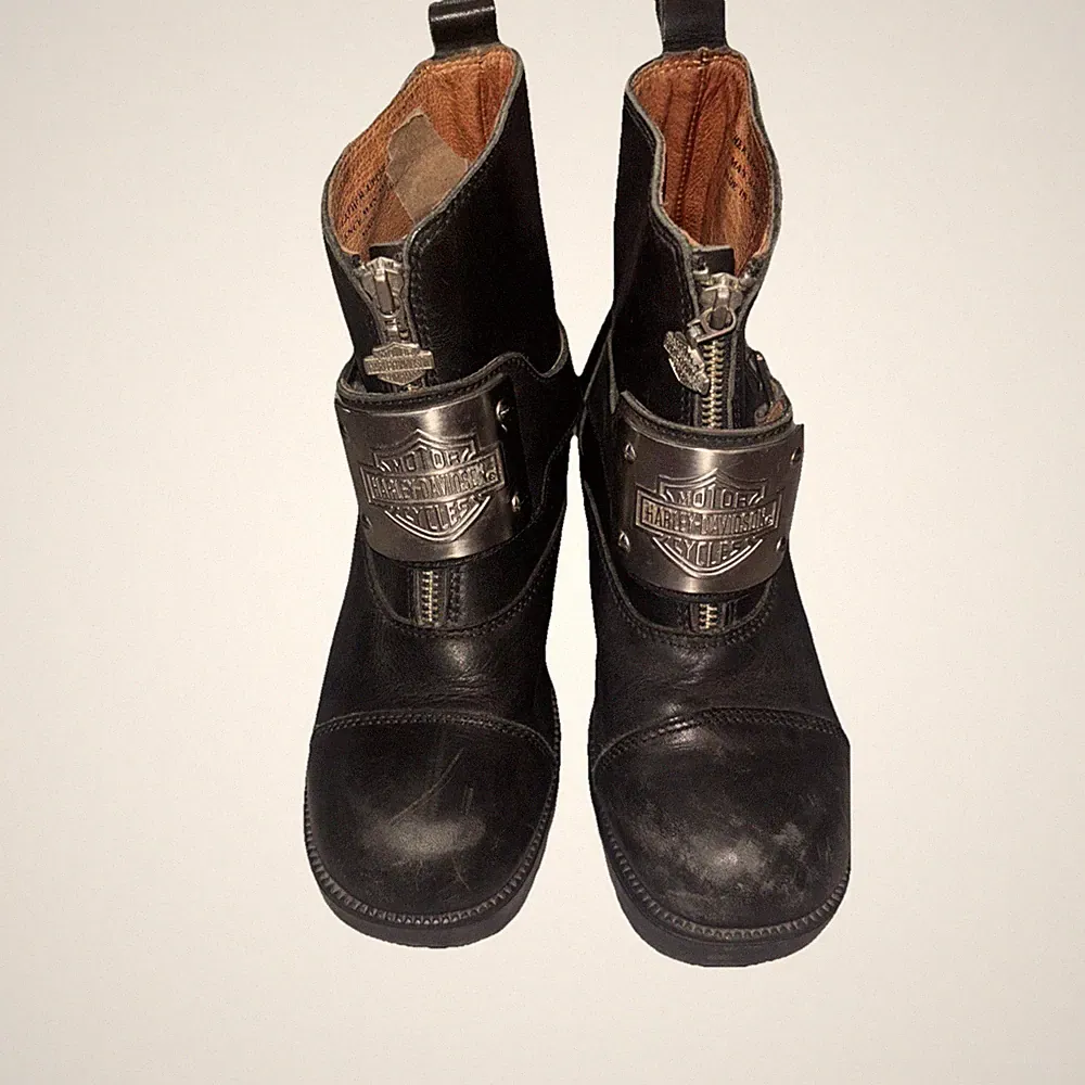 Harley-Davidson Women's Charisma Black Leather motorcycle boots. ￼