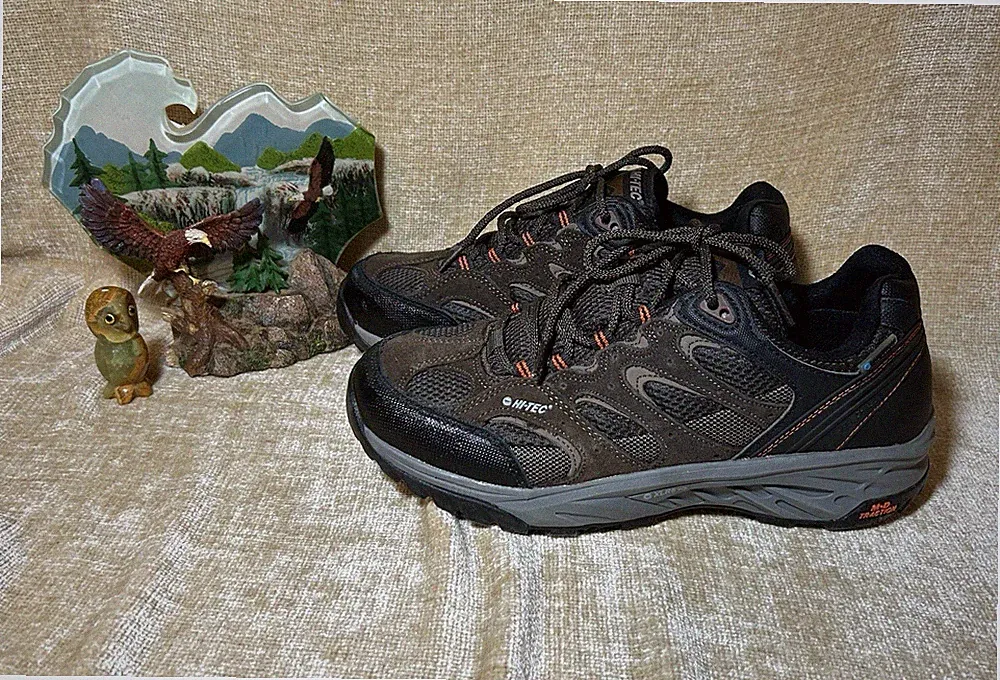 HI-TEC WILD-FIRE MENS 8 Wide WATERPROOF HIKING SHOES LEATHER WITH MESH ~ CLEAN