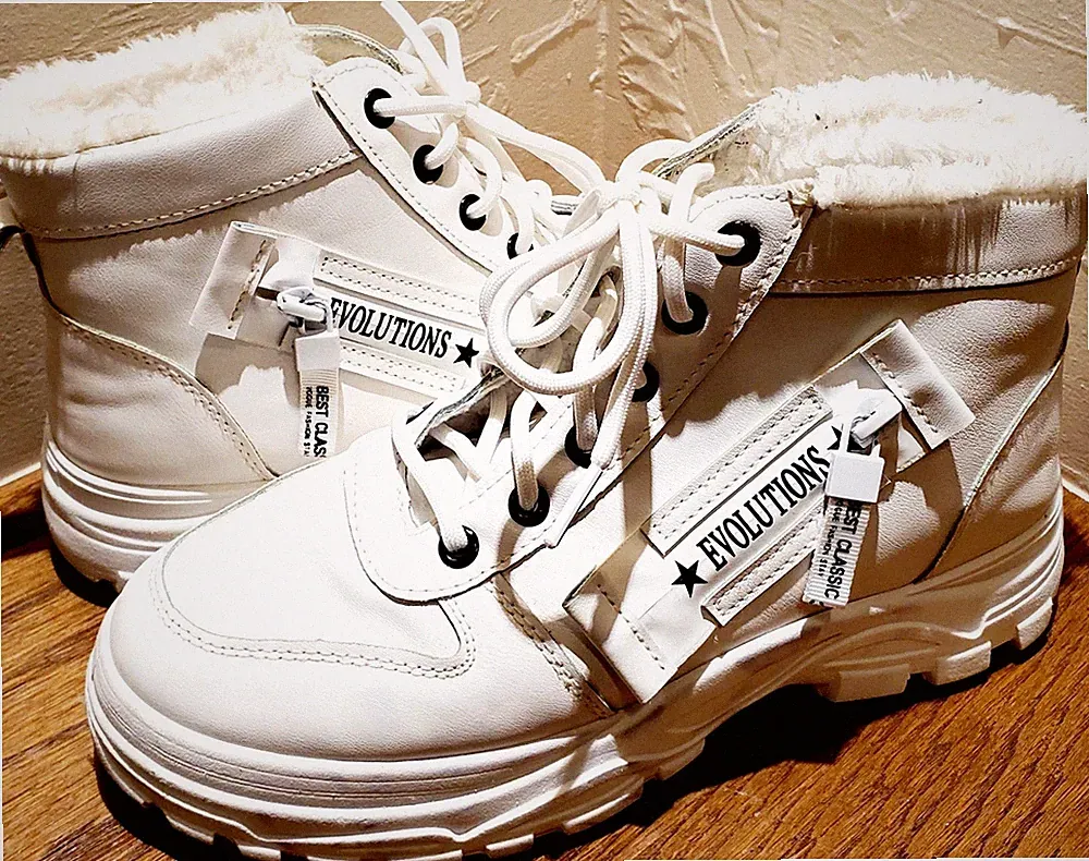 Hiking Boots Evolutions White Vegan Leather Faux Fur Lined Size 9-9.5