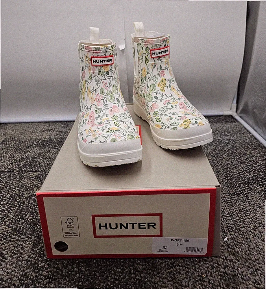 HUNTER Ivory 150 Women's Tabitha Floral Print Rain Boots Ivory US Size 9