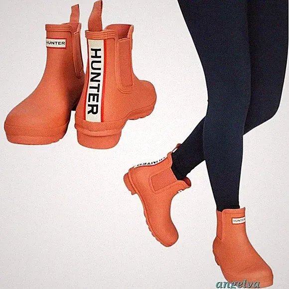 Hunter original chelsea rain boots back logo strap tri colour red furry outdoor