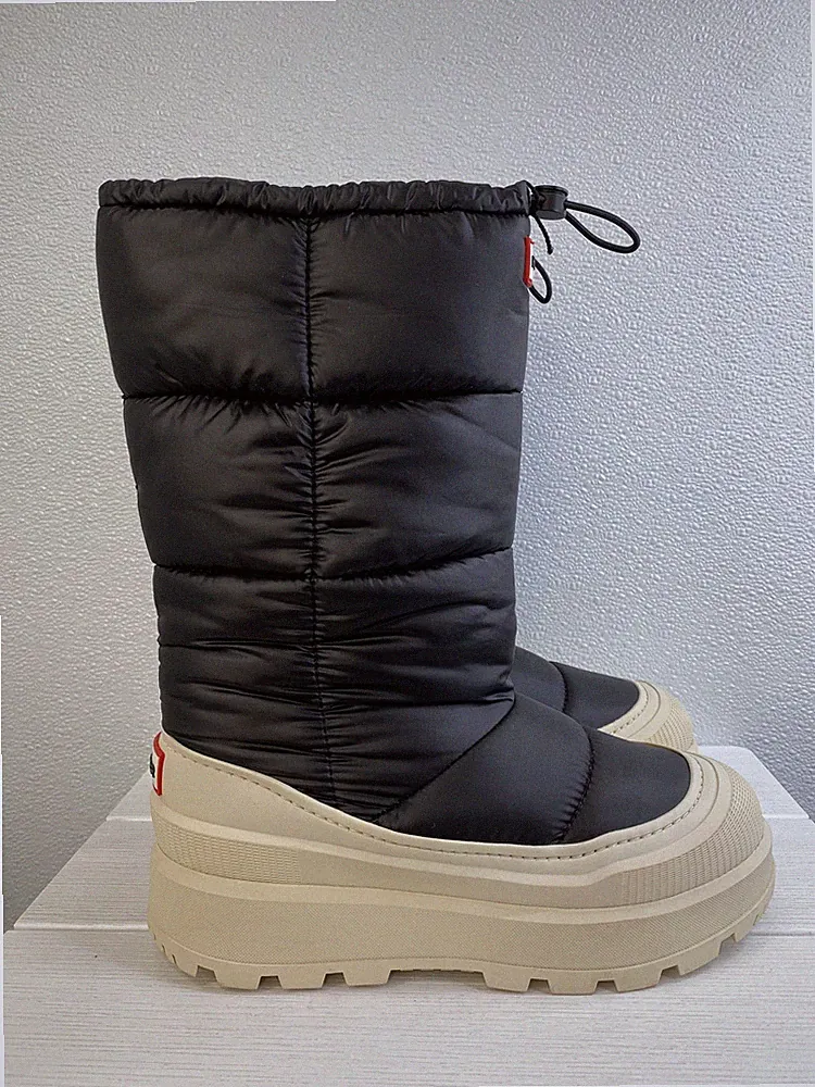 Hunter Season Pass Snow Boots Women's Size 8 Black Waterproof Puffy Insulated