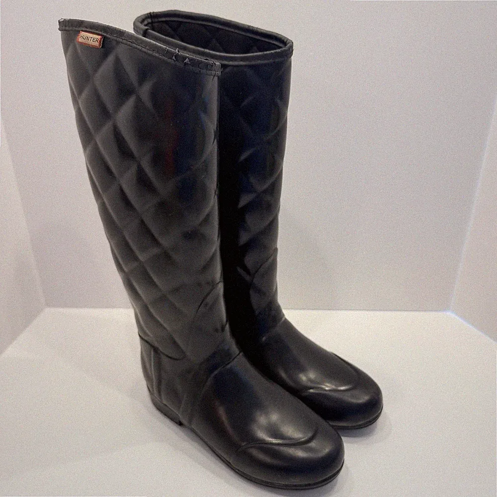 HUNTER Women’s Rubber Rain Boots Regent Savoy 16” Quilted Black Size 7