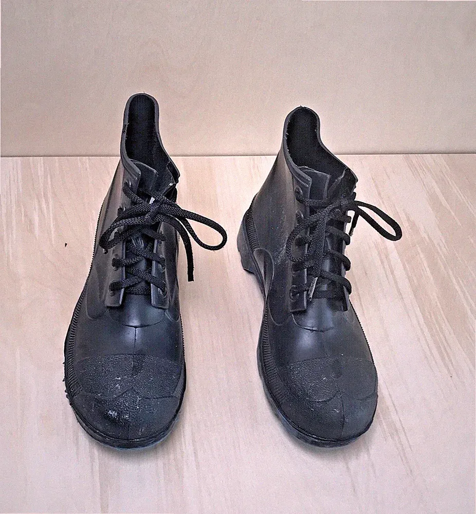 Iron Age Rubber Boots Size 6 Toe Protection Rain Boot Puncture Resistant Black