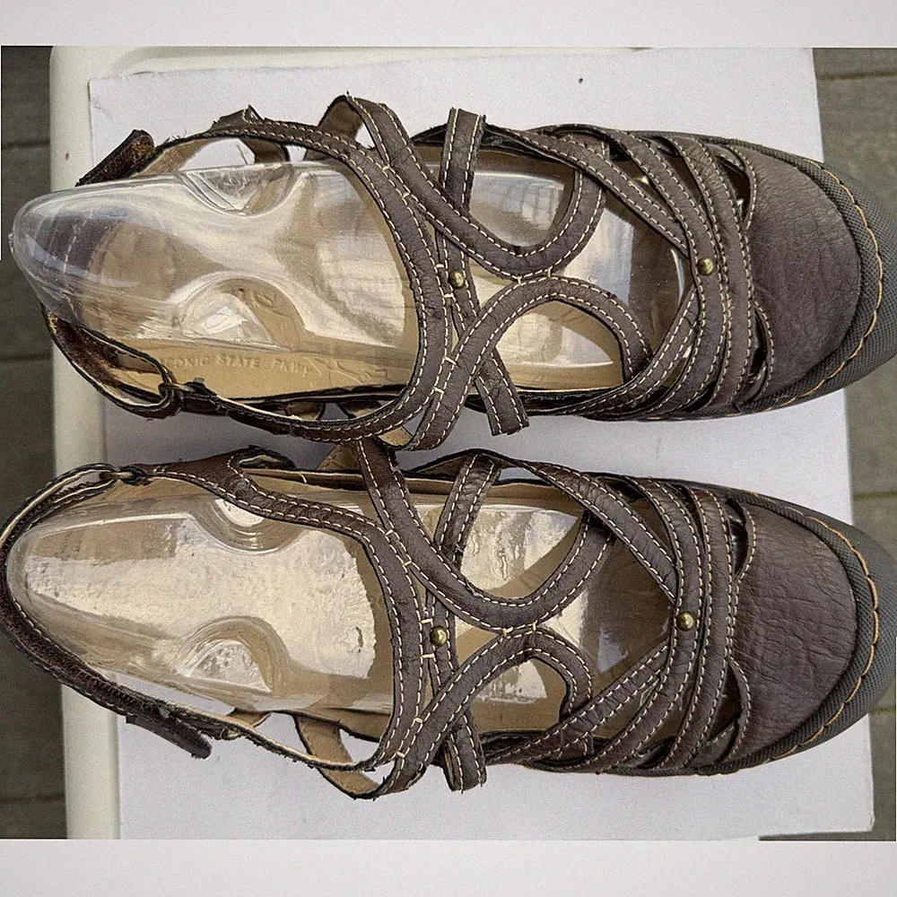 J-41 “Basil” Womens~ Brown~Strappy Slingback Hiking Comfy Sandals~Size 8.5 M