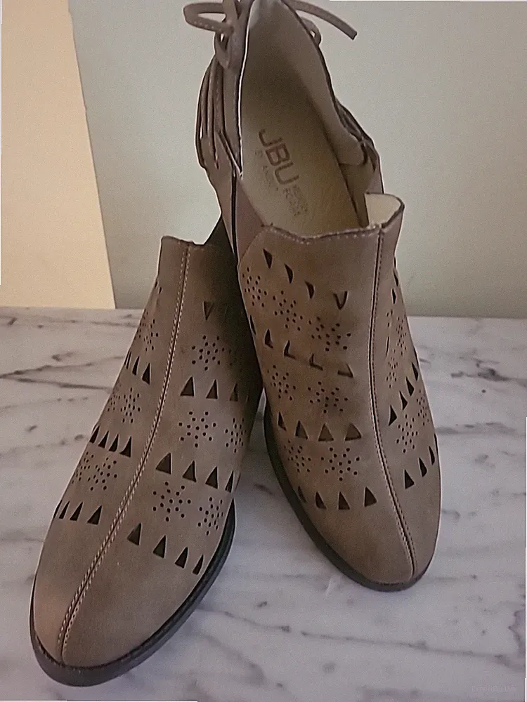 JBU Memory Foam Jambu Evelyn Women's Size 8.5 Brown Vegan Pull Ankle Booties