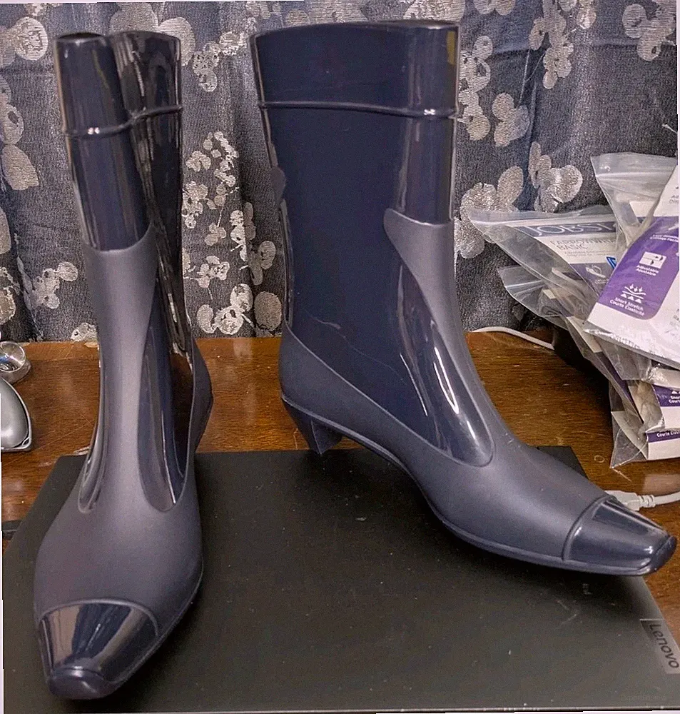 Jeffrey Campbell Drench Kitten Heel Cap Toe Waterproof Rain Boots Navy Blue Sz 8