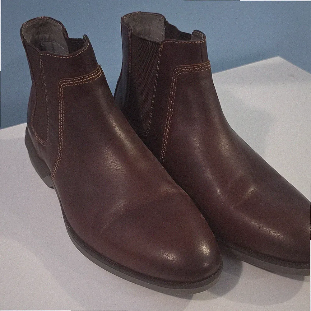 Johnston & Murphy Chelsea Brown Leather Boots Pull On Men's 11 Rubber Sole