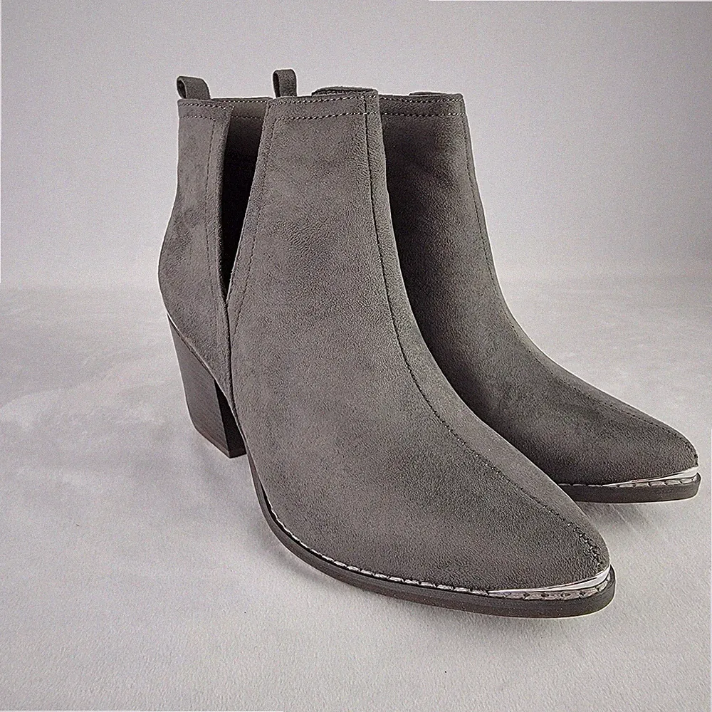 Journee Collection Issla Grey Faux Suede Ankle Boots Silver Tip Pointed Toe 8.5