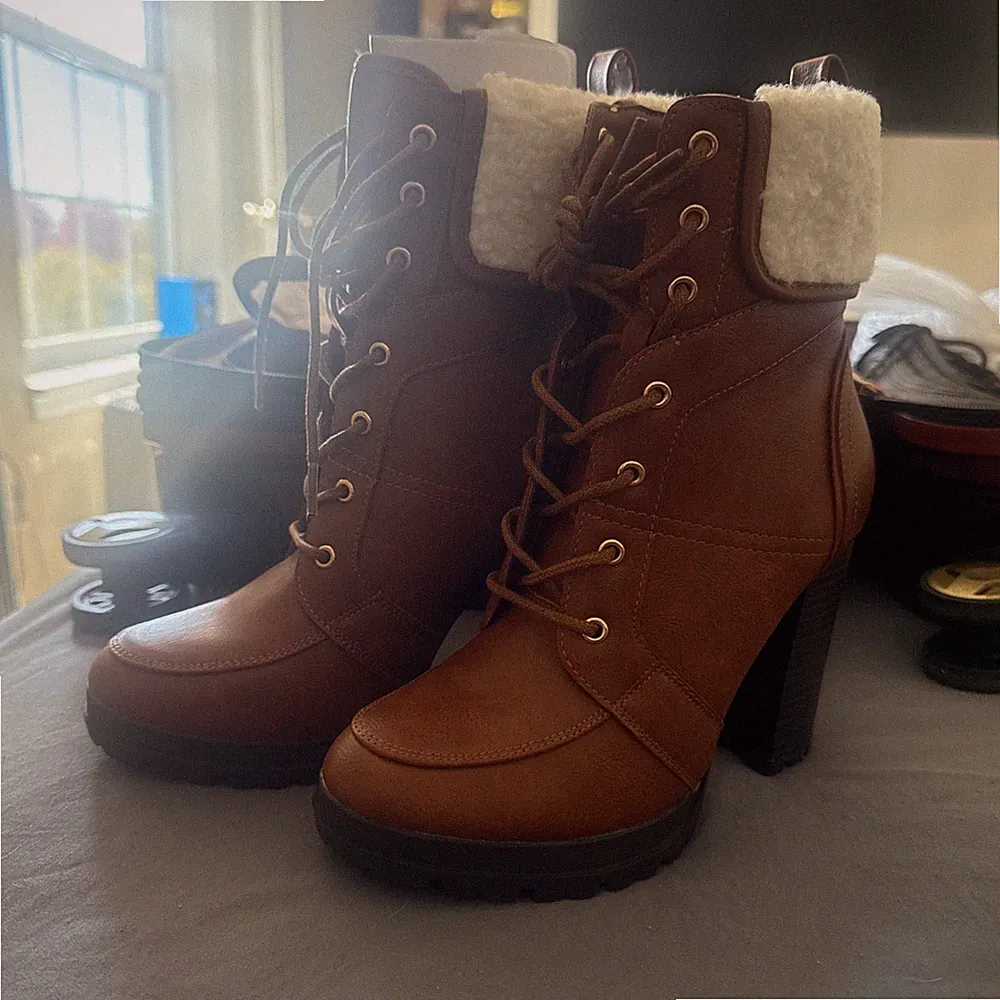 Just Fab Shandee Sherpa Block High Heel Boots Sherpa Trim Lug Sole 7
