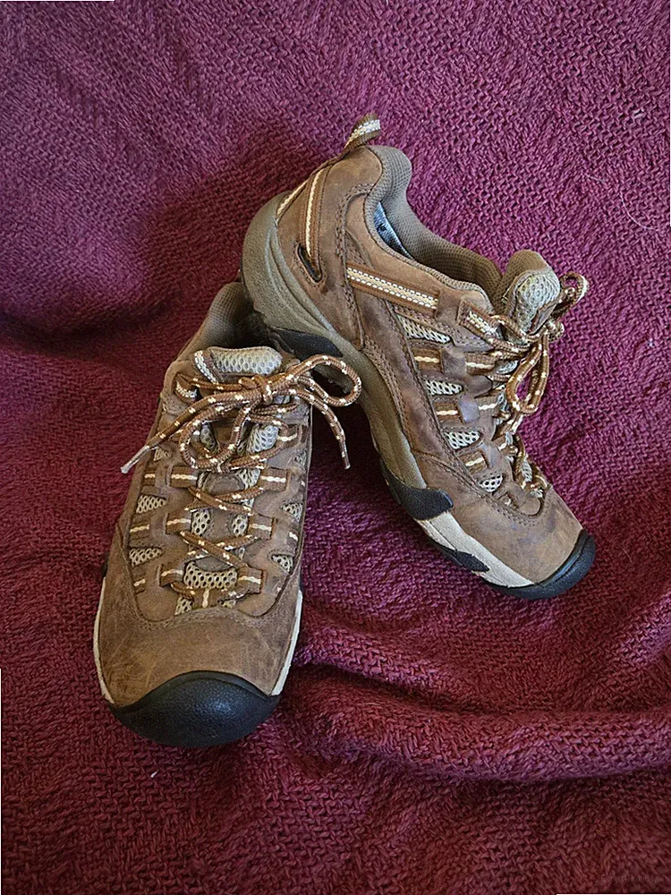 KEEN Alamosa Womens 6.5 Shoes Low Hiking Trail Lace Up Brown Blue Boot EUC